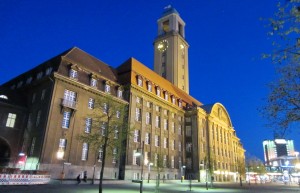 Rathaus Spandau bei Nacht